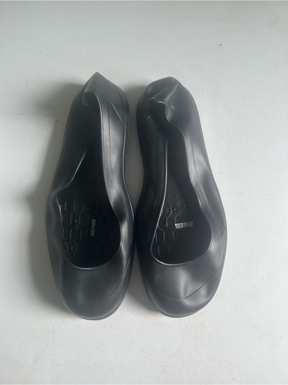 Classic Men’s Rubber Slip On Shoes Large